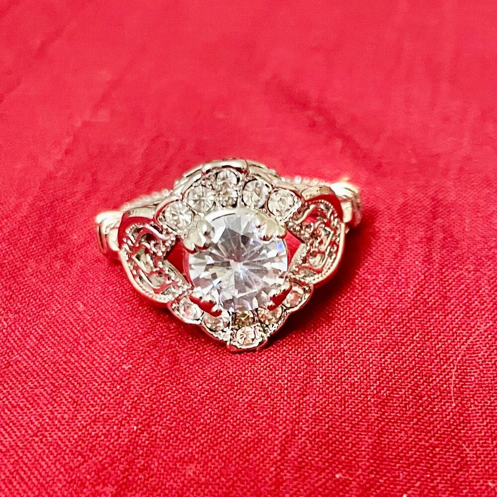 Vintage Women's Sparkly Ring With Unknown Gemstones Silver Size 8.5
